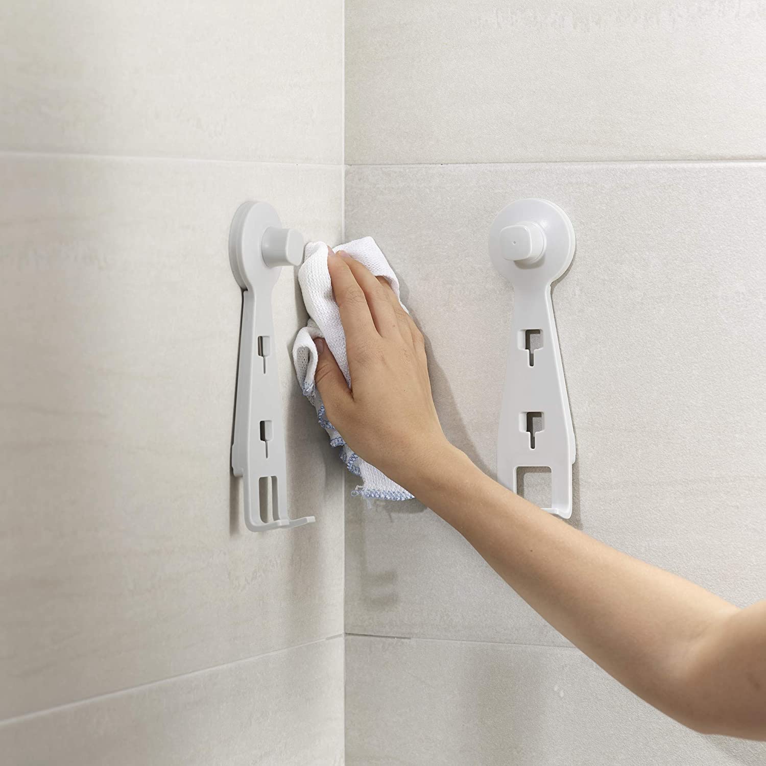Kệ Để Đồ Nhà Tắm Gắn Tường Joseph Joseph 70549 EasyStore
