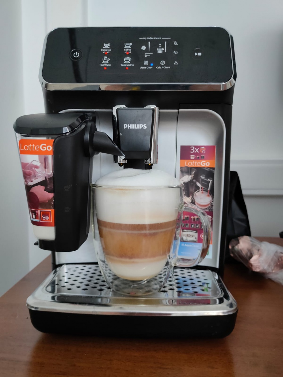 Máy Pha Cà Phê Philips EP2236/40 Serie 2200, Model 2023