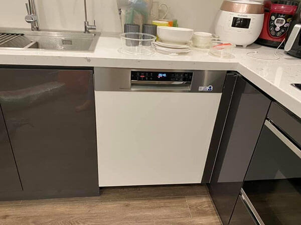 Máy rửa bát Bosch bán âm SMI6EDS57E - Serie 6, Dung tích 13 bộ
