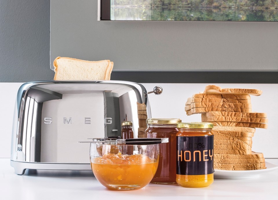 MÁY NƯỚNG BÁNH MÌ SMEG TSF01BLMEU