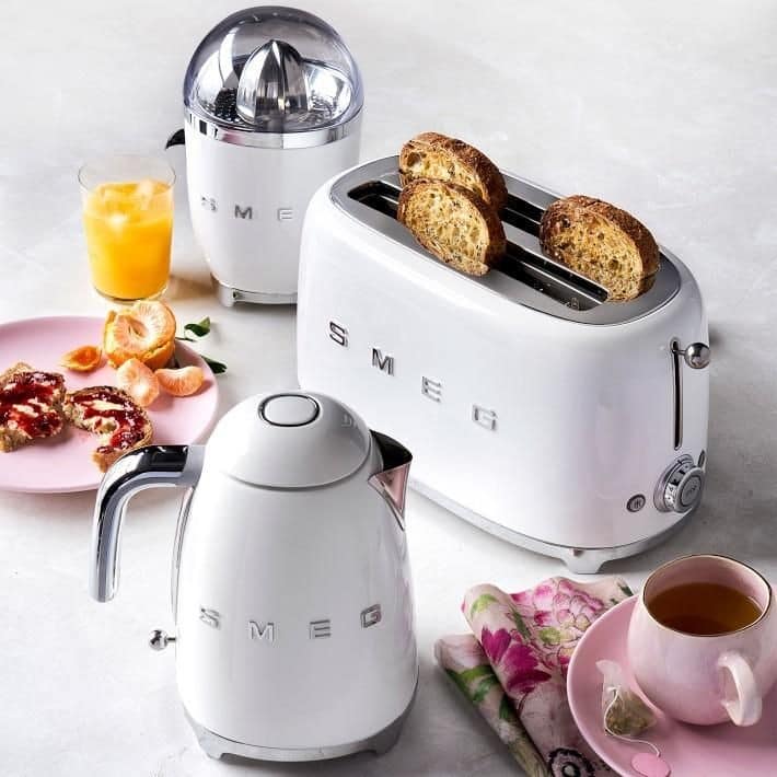 MÁY NƯỚNG BÁNH MÌ SMEG TSF01BLMEU