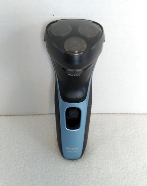 Máy cạo râu Philips Series 3000 - S3133/51