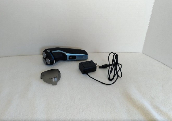 Máy cạo râu Philips Series 3000 - S3133/51