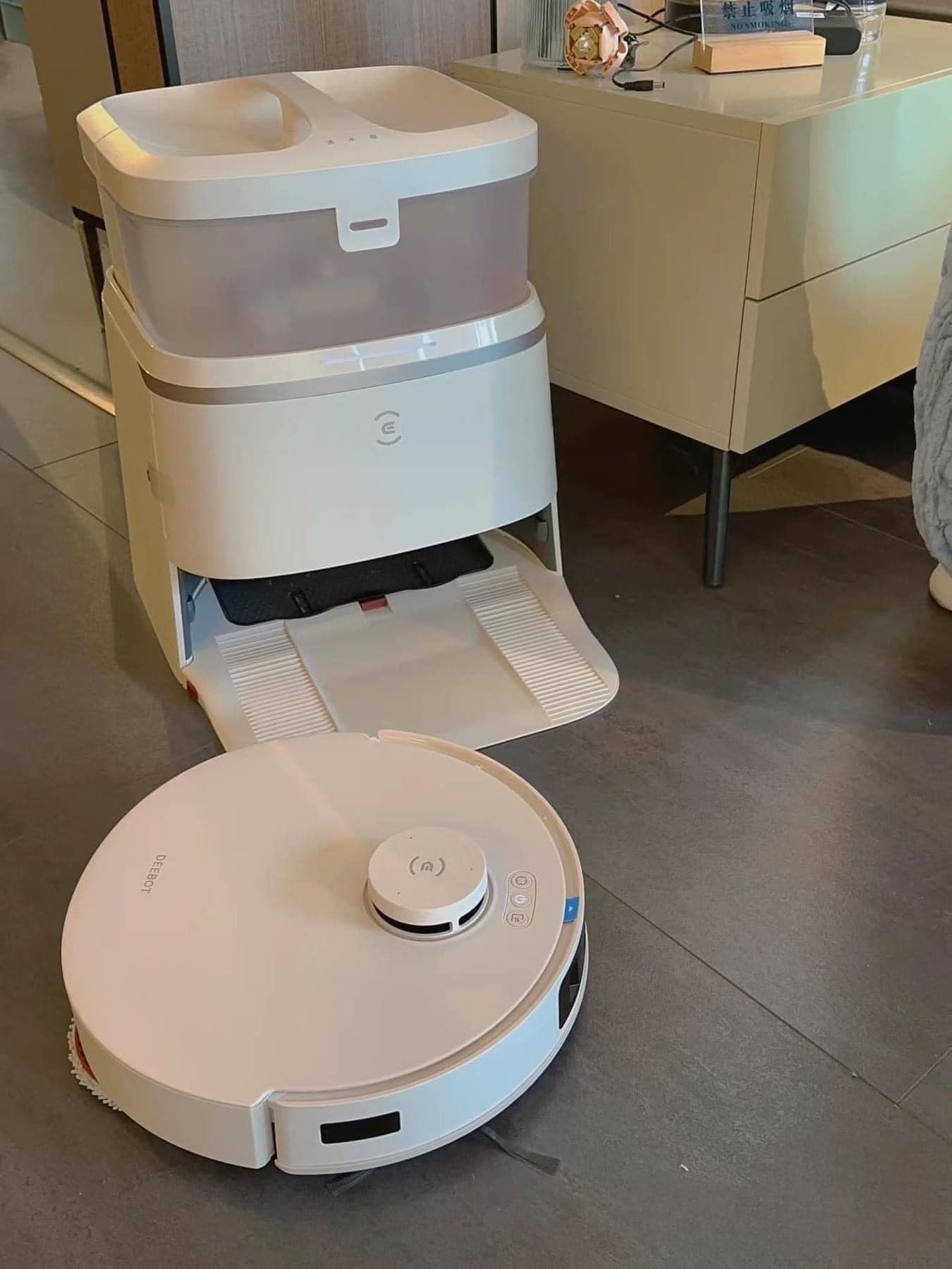 Robot hút bụi lau nhà Ecovacs Deebot T30 Pro Omni