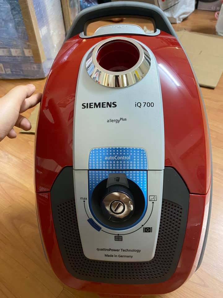 Máy hút bụi Siemens iQ700 VSC7AC342 có túi, 650W, độ ồn 69 dB, Màu Đỏ/Đen