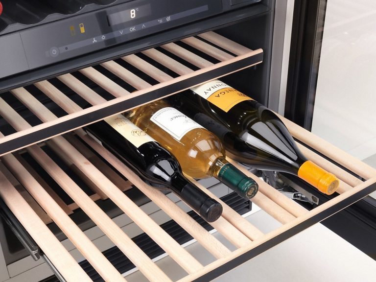 Tủ bảo quản rượu vang âm tường Miele KWT 6322UG – Dung tích 94 Lít (chứa 34 chai rượu loại 0,75 lít)