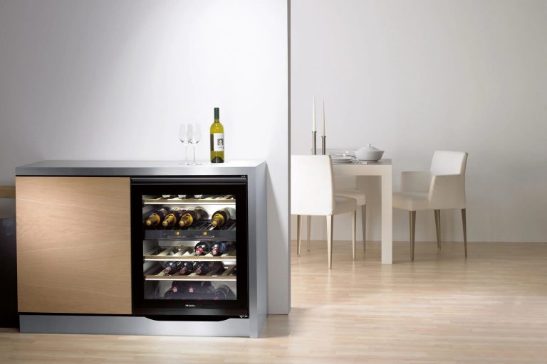 Tủ bảo quản rượu vang âm tường Miele KWT 6322UG – Dung tích 94 Lít (chứa 34 chai rượu loại 0,75 lít)