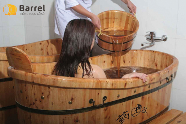 tác dụng bồn tắm gỗ ngâm thảo dược