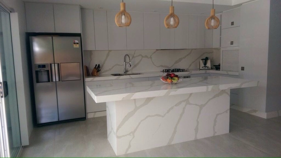 Bàn đá nhà bếp nhân tạo 01