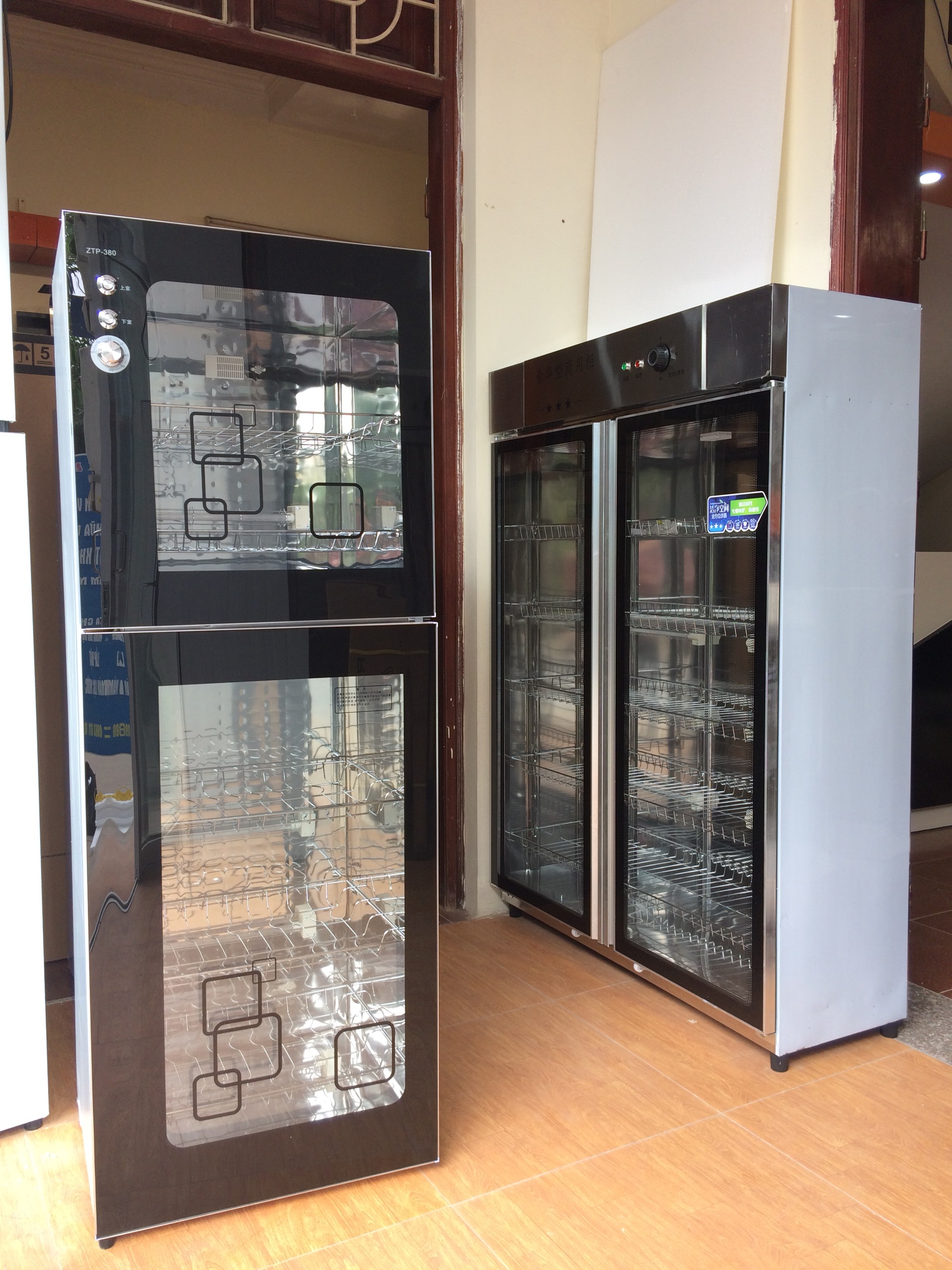 Tủ sấy bát tiệt trùng HYUNDAI 01