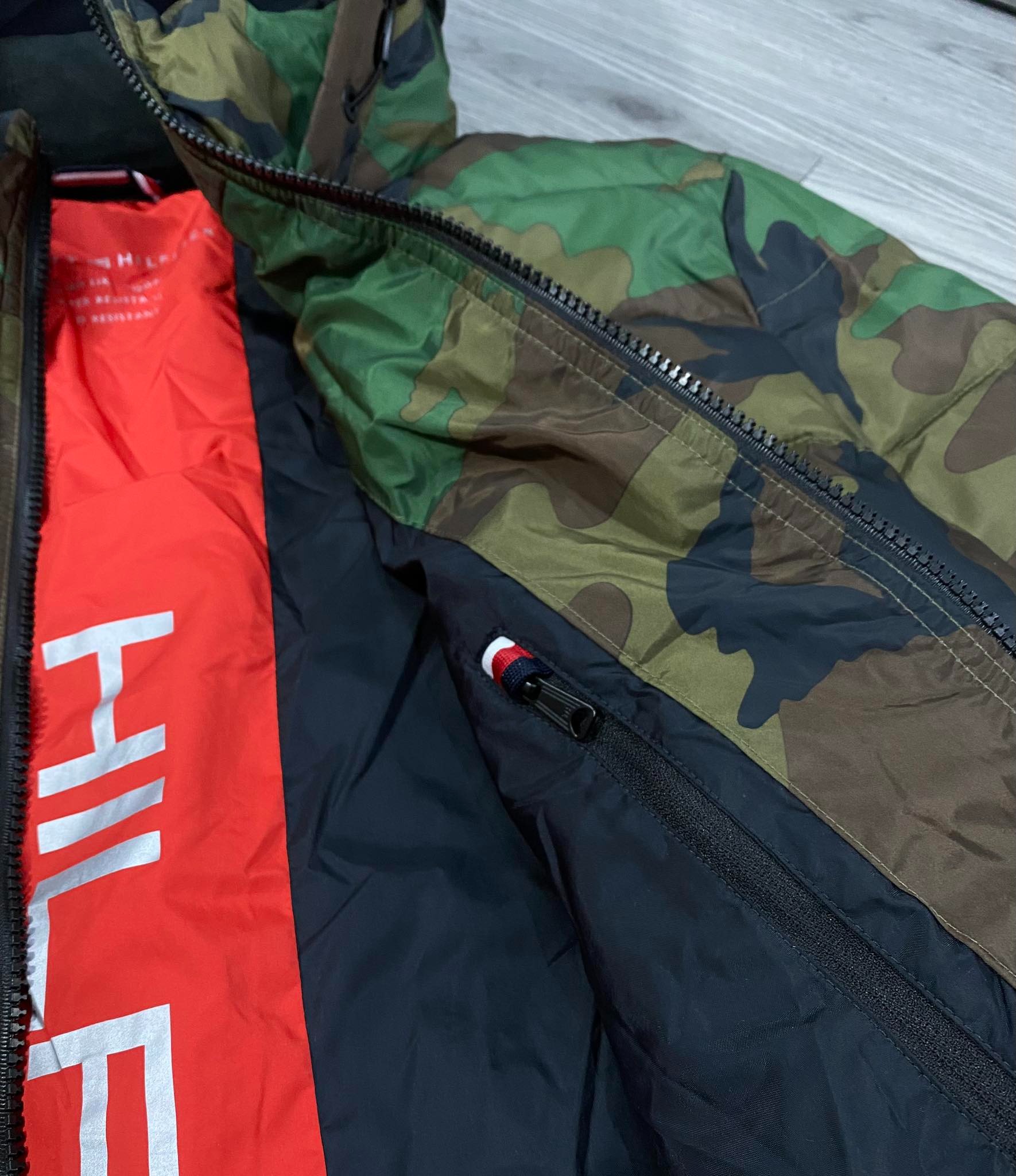 Áo Khoác Phao Chính Hãng - Áo Phao Tommy Hilfiger ''Green Camo'' - 158AN508-444