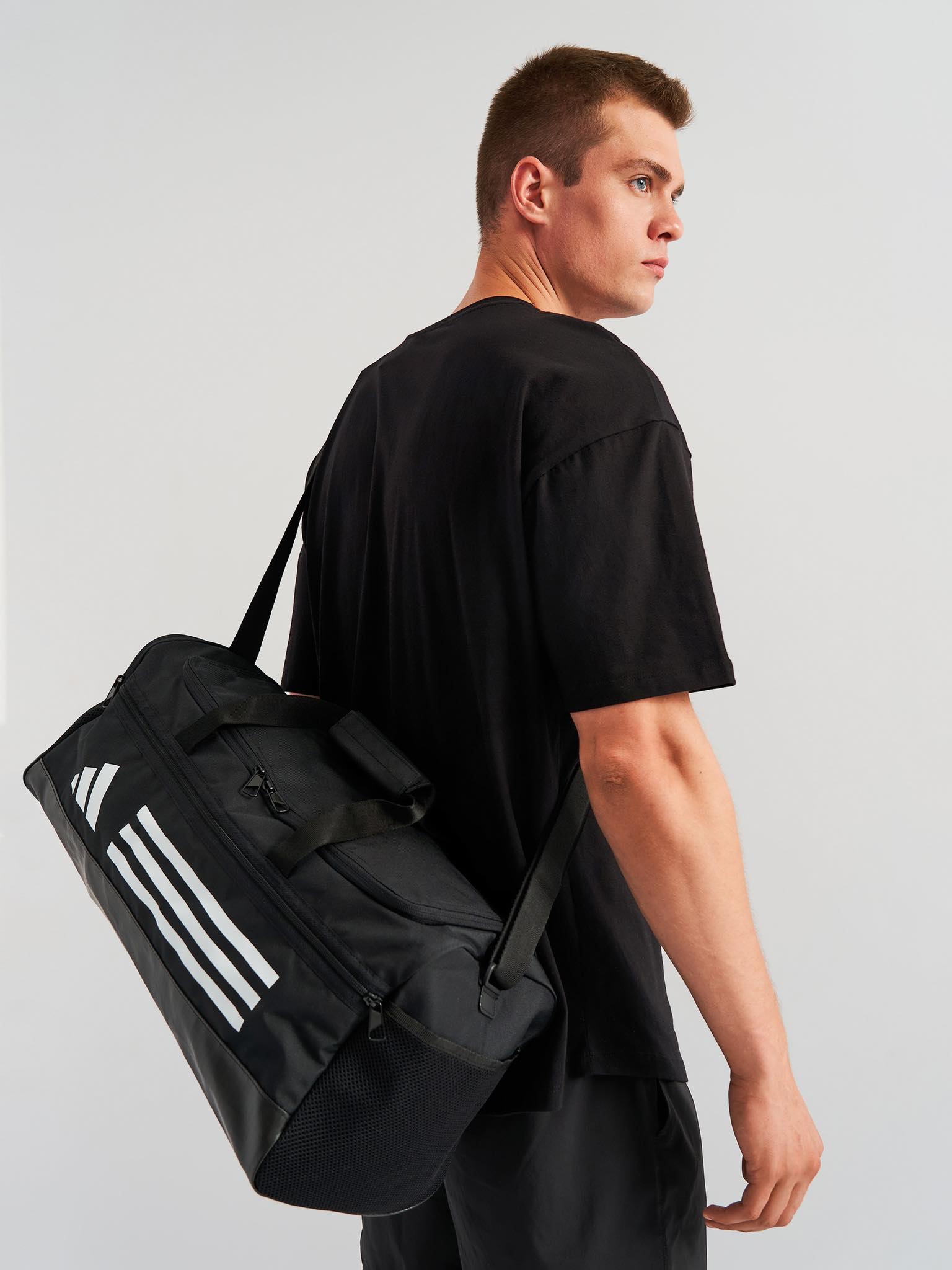 PHỤ KIỆN CHÍNH HÃNG - Túi Trống Adidas Essentials Training Duffle Black - HT4747