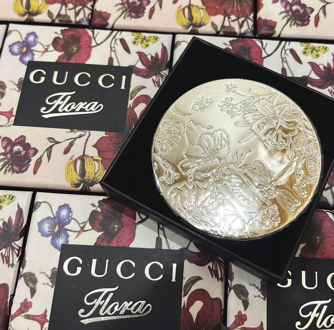 PHỤ KIỆN CHÍNH HÃNG - Gương Gucci Gardens Engraved Compact Gifl Authentic - Flora