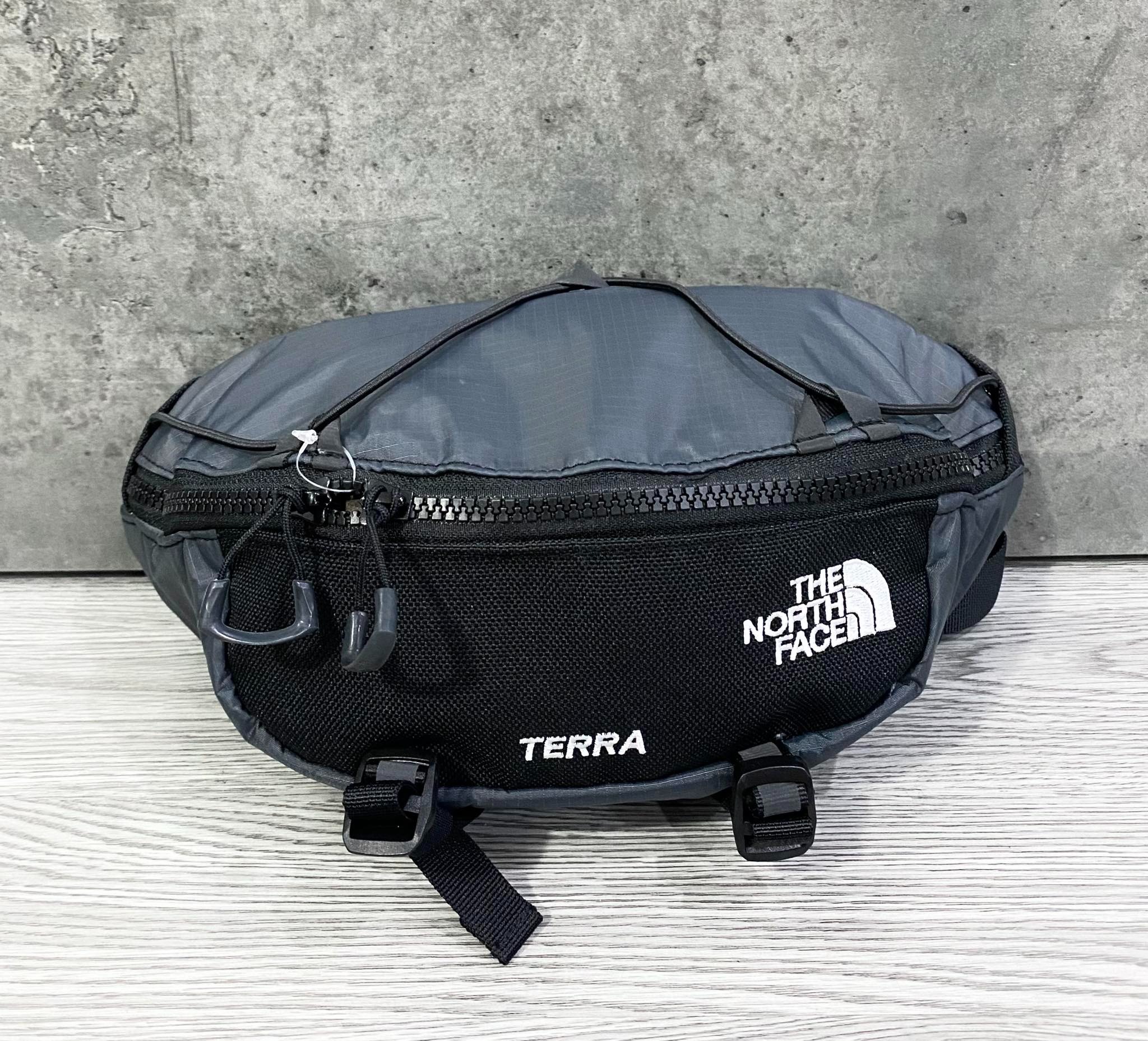 Phụ Kiện Chính Hãng - Túi Chéo Nam/Nữ The North Face Logo Cross Bag Grey/Black - NN2PP5323