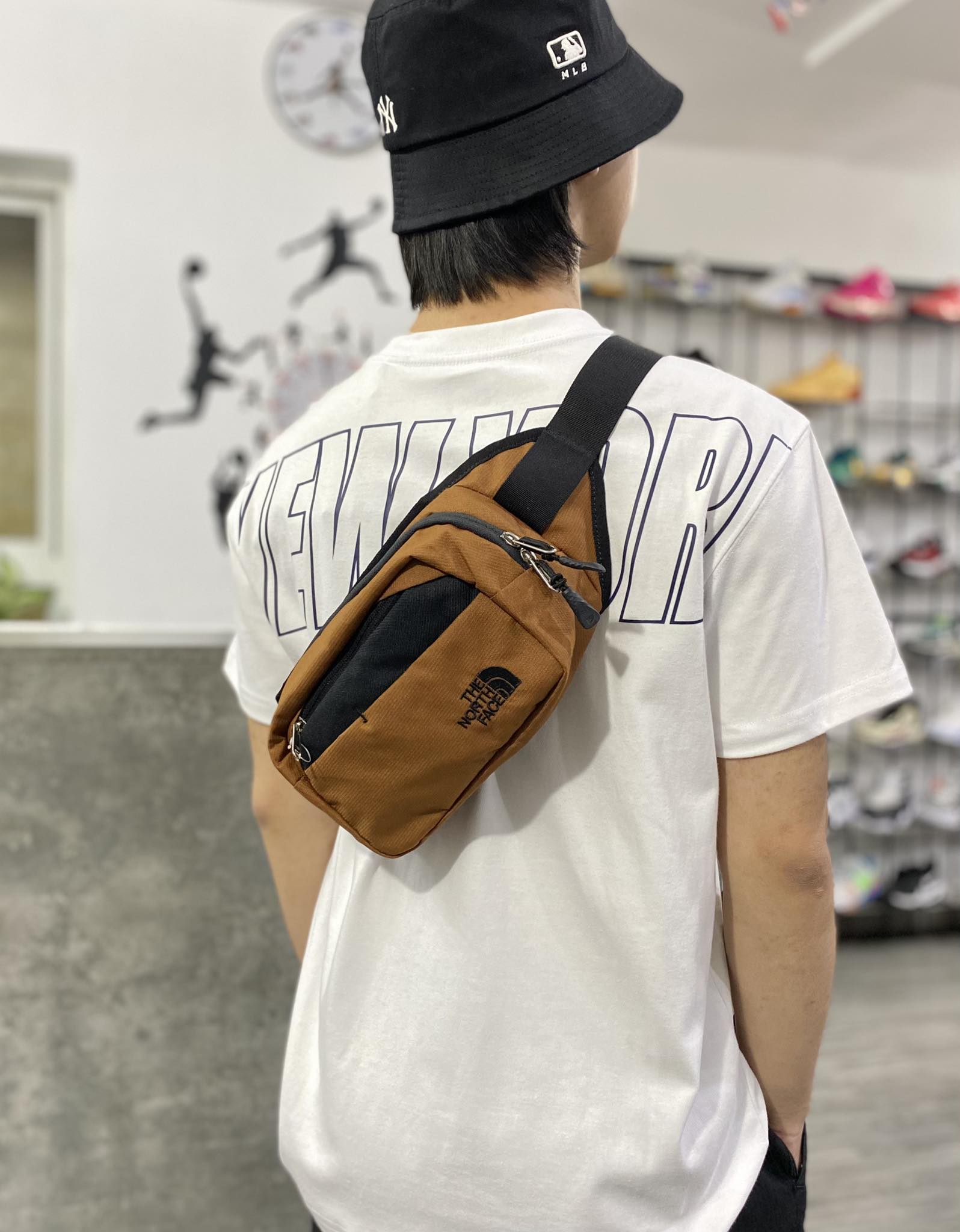 Phụ Kiện Chính Hãng - Túi Chéo Nam/Nữ The North Face Logo Cross Bag Brown - NF0A2UCX-01