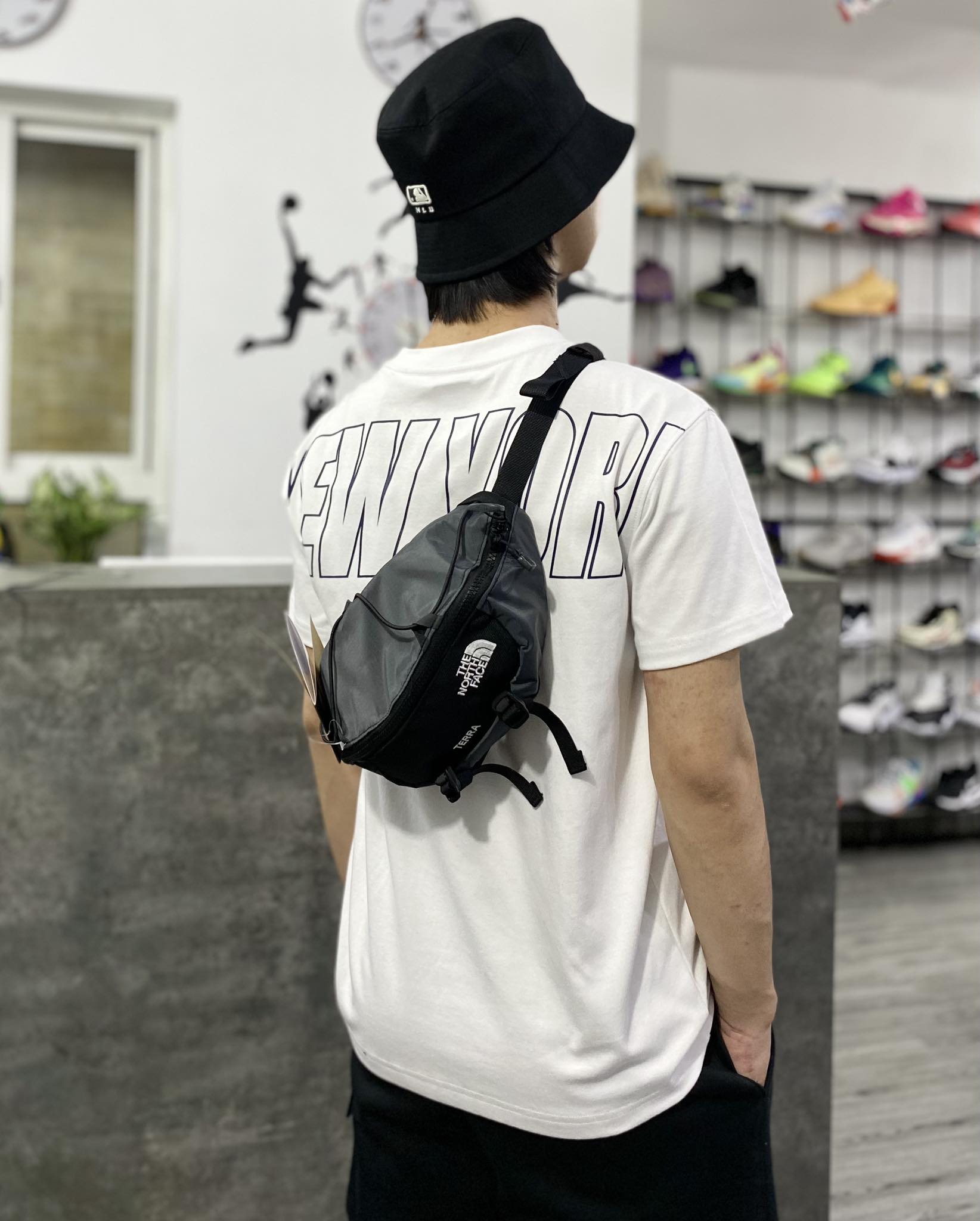 Phụ Kiện Chính Hãng - Túi Chéo Nam/Nữ The North Face Logo Cross Bag Grey/Black - NN2PP5323