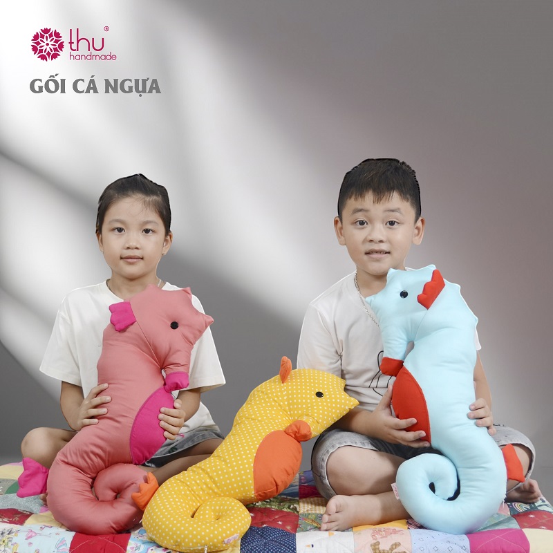 gối thú bông cá ngựa