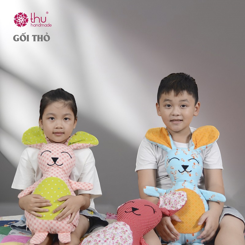 gối thú bông thỏ