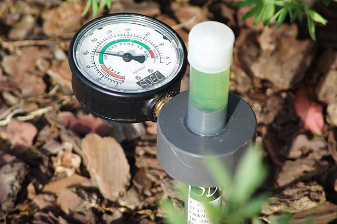 thiet bi quan trac do am cua dat