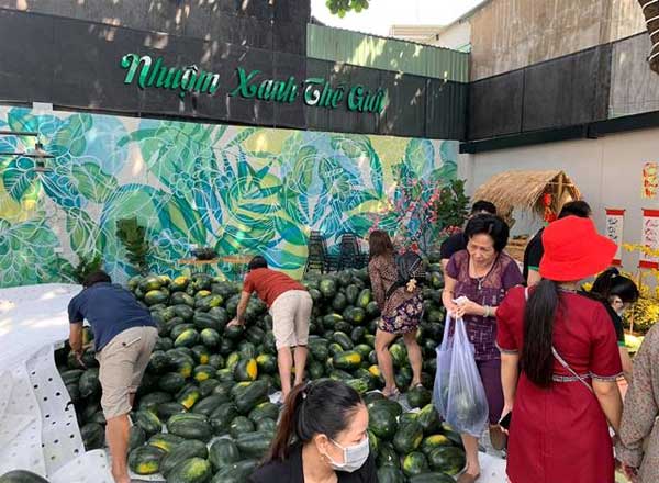 THIÊN NHIÊN VIỆT “GIẢI CỨU” HƠN 10 TẤN DƯA HẤU GIA LAI TRONG MÙA ĐẠI DỊCH COVID-19