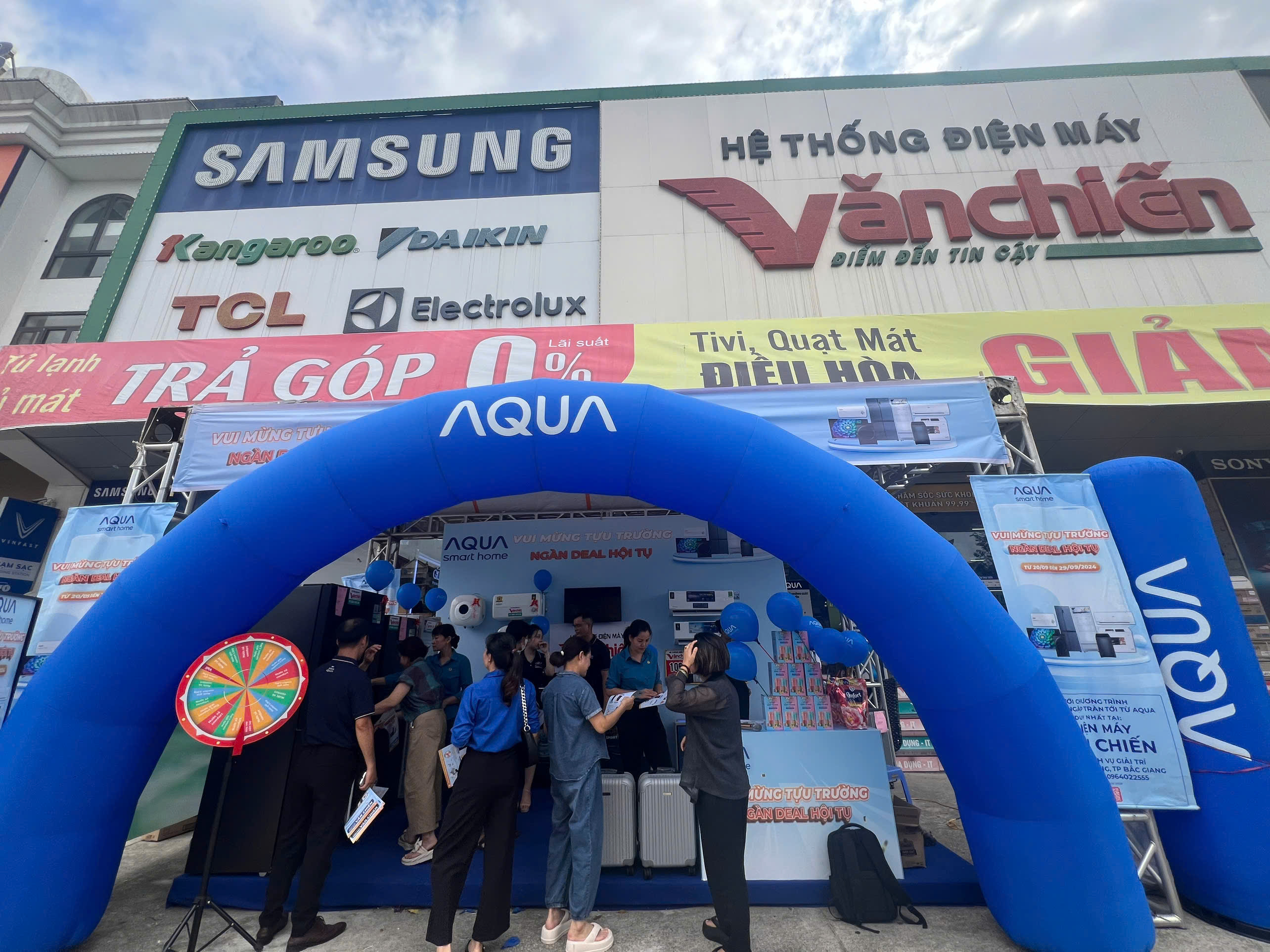 Bốc Thăm Trúng Thưởng Aqua Tại Điện Máy Văn Chiến