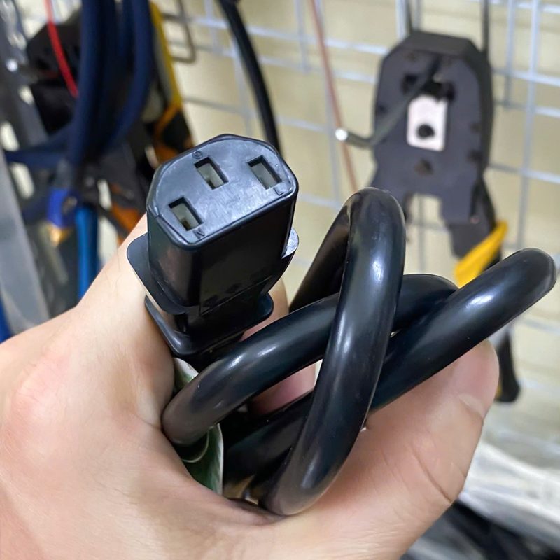 dây nguồn chuẩn anh BS1363 sang C13