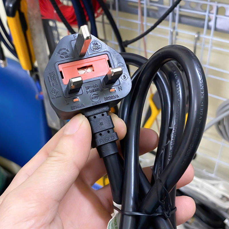 dây nguồn chuẩn anh BS1363 sang C13