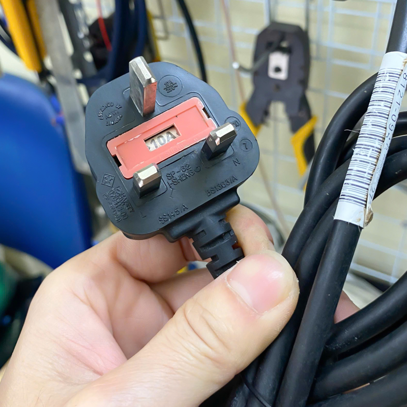 cap nguon an bs1363 sang c13