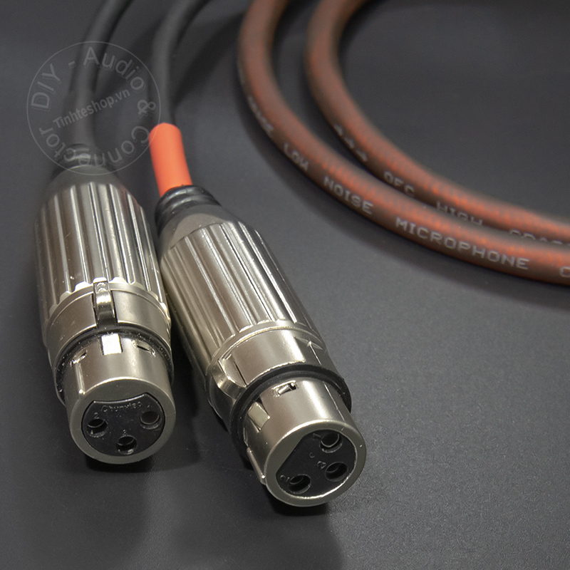 XLR splitter female 1 in 2 out