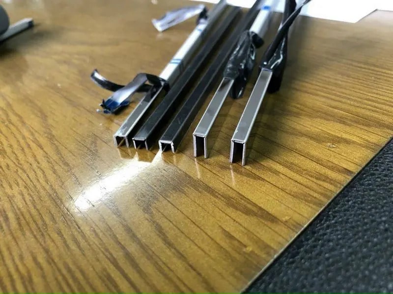 Nẹp kính cường lực bằng inox