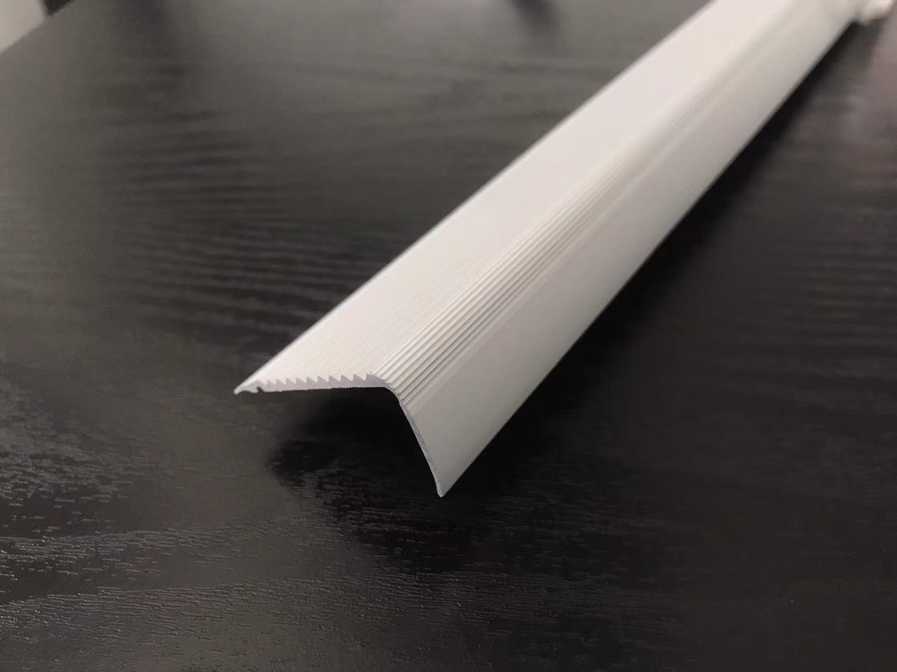 Ưu điểm nẹp v nhôm trắng sữa