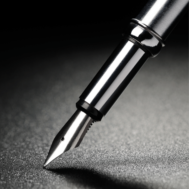 Bút ký - thứ viết lại quá khứ, và viết lên tương lai