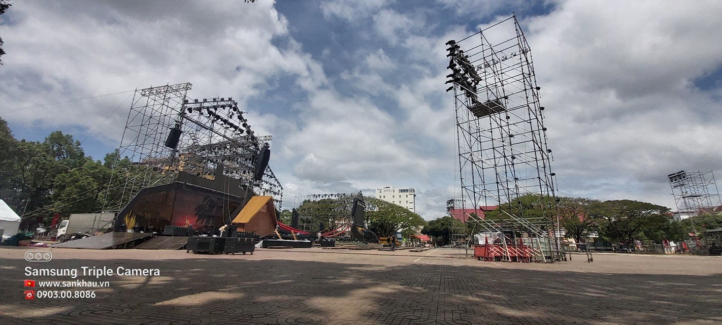 Sân khấu chuyên nghiệp