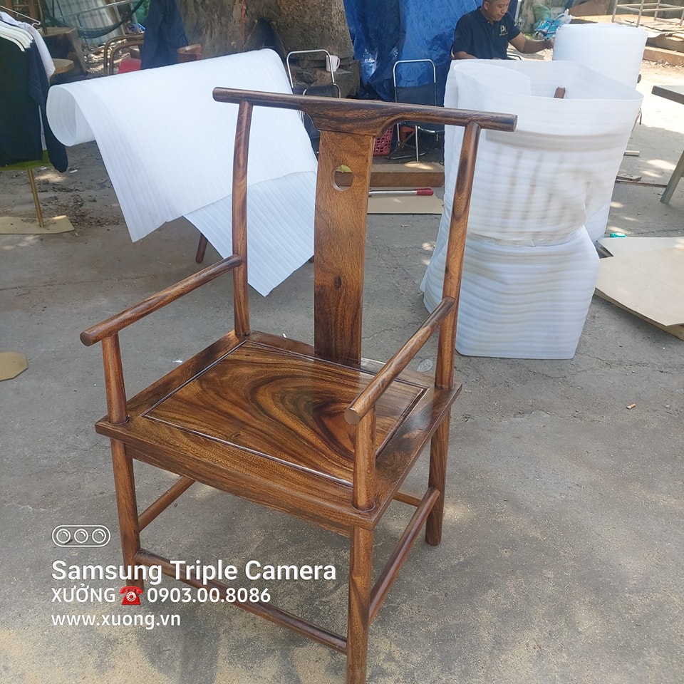 Ghế gỗ me tây theo thiết kế