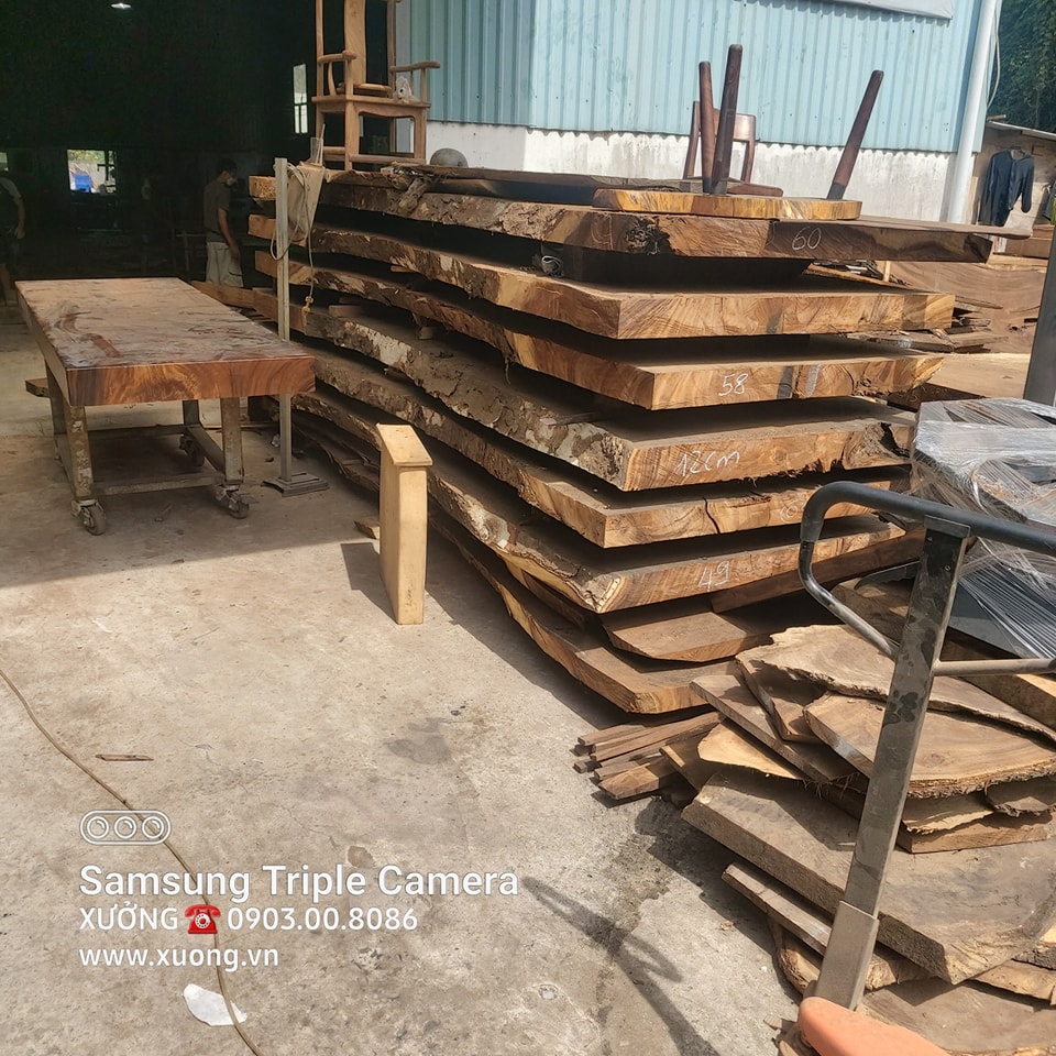 Xưởng gỗ me tây Sài Gòn