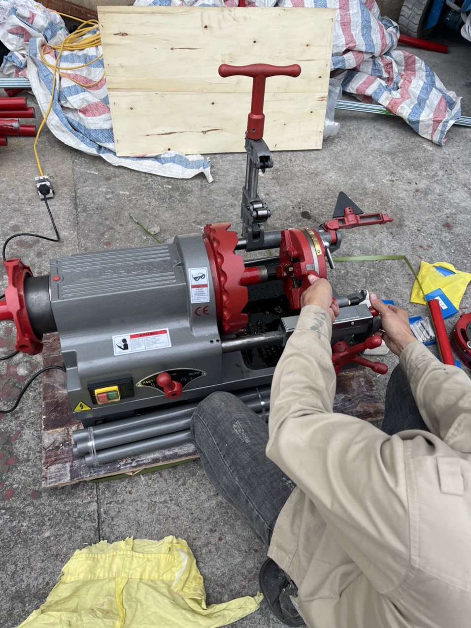 Máy Tiện Ren Ống Trung Quốc Z1T-R3