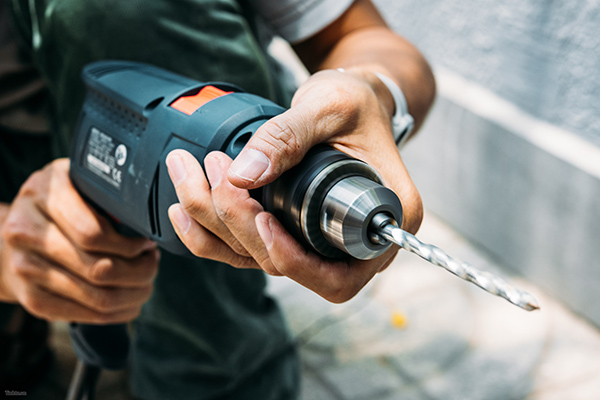 Máy khoan động lực Bosch GSB 550 SET 100 dụng cụ chi tiết