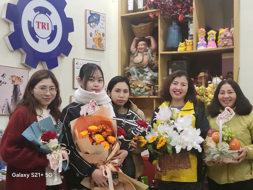 Hình ảnh một số nhân viên của PTXM TRI