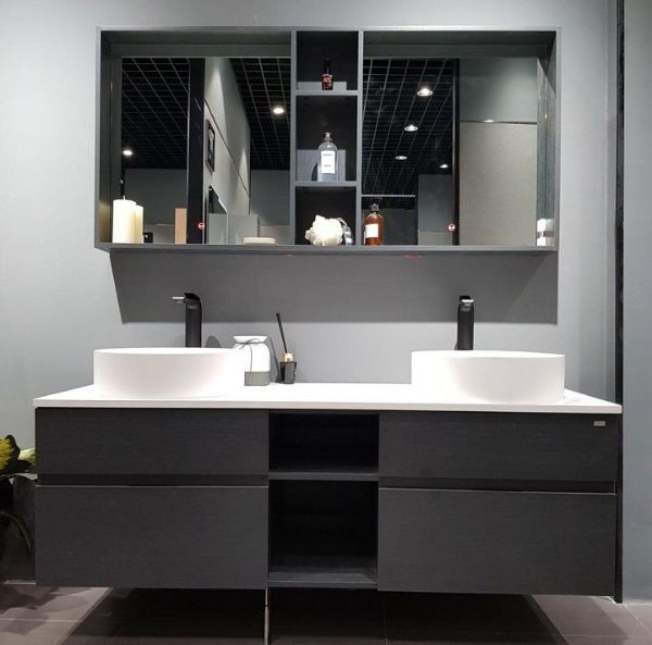 Nhà vệ sinh có bộ tủ lavabo