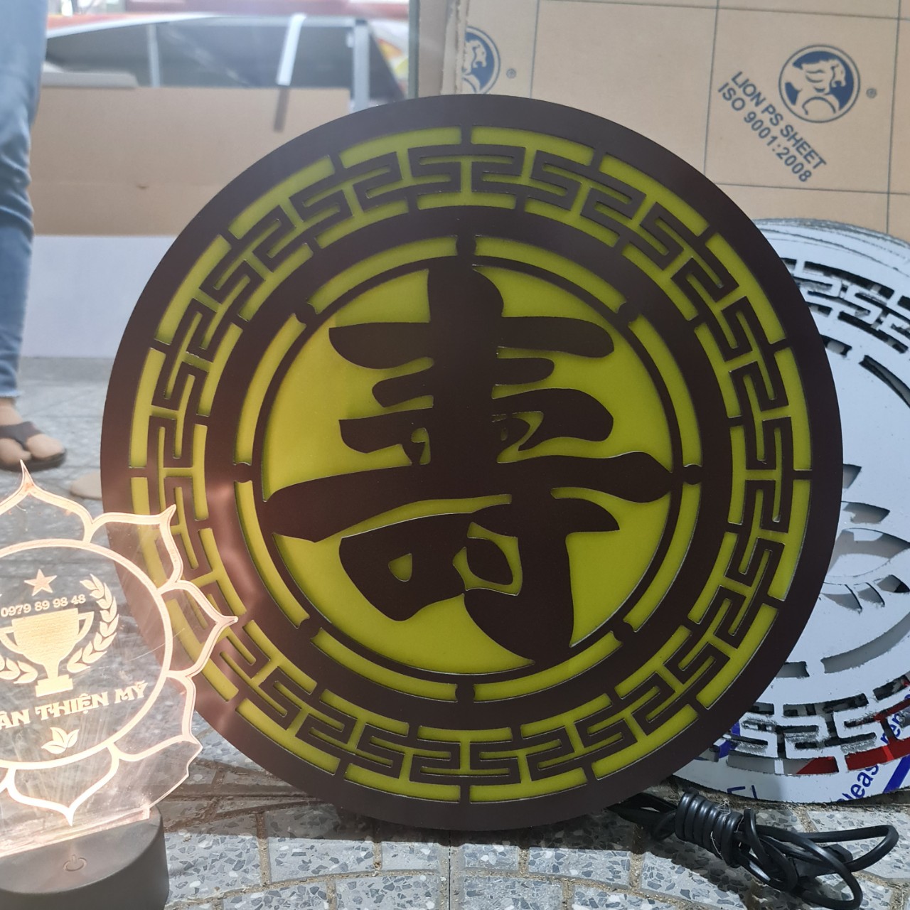 Đèn hào quang CNC Thọ Hán