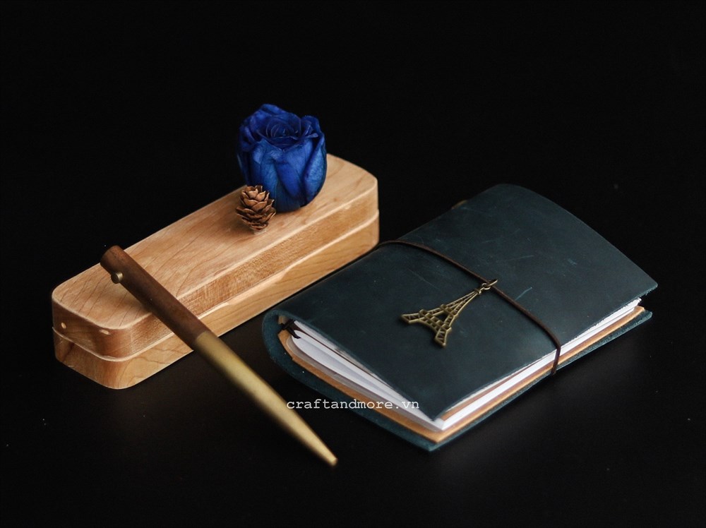 Sổ tay da khắc tên theo yêu cầu