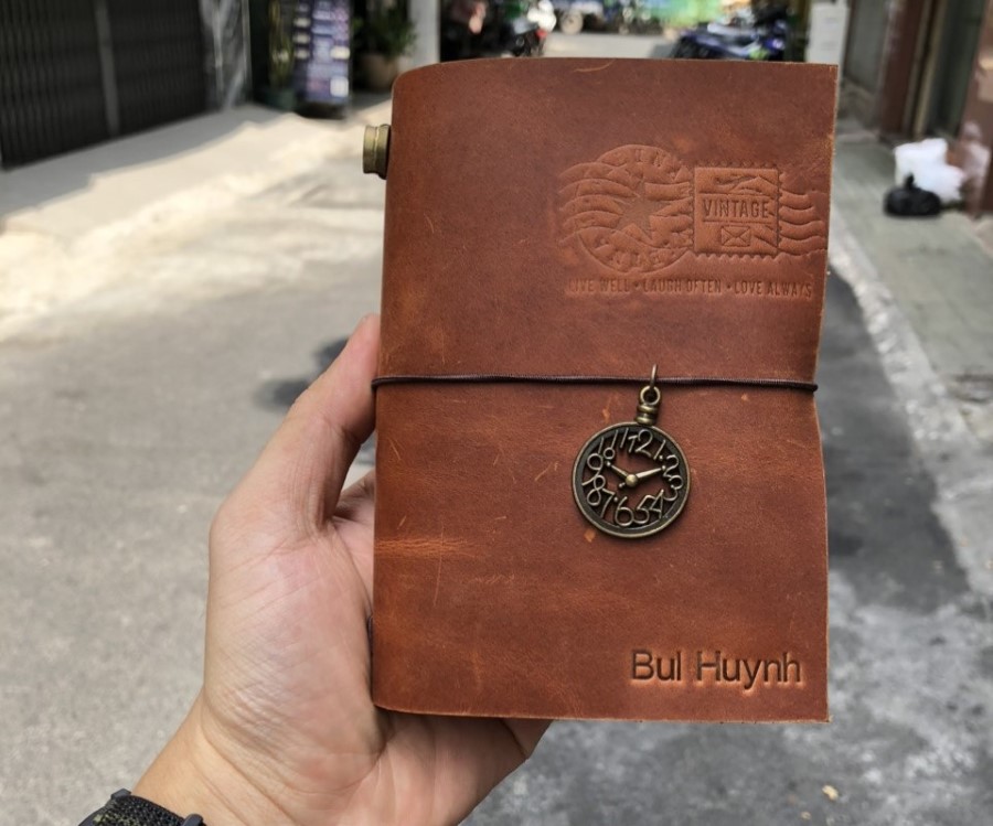 Sổ tay da khắc tên theo yêu cầu