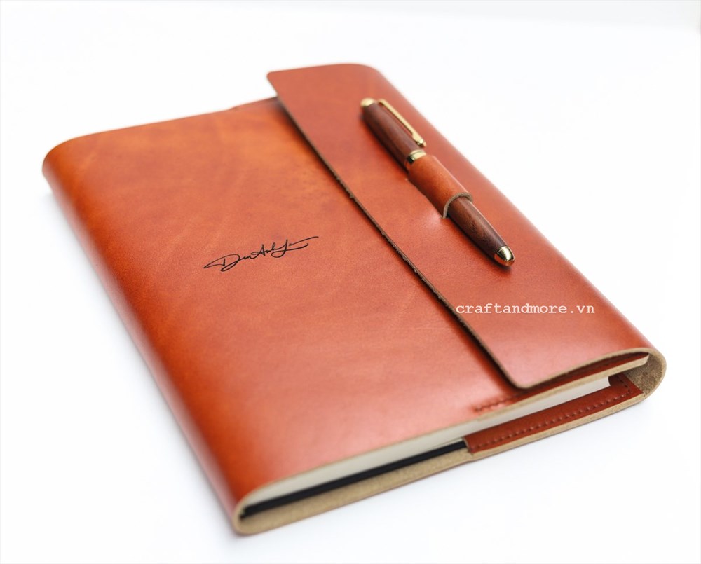 Sổ tay da khắc tên theo yêu cầu