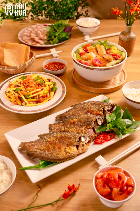 Mâm cơm gia đình