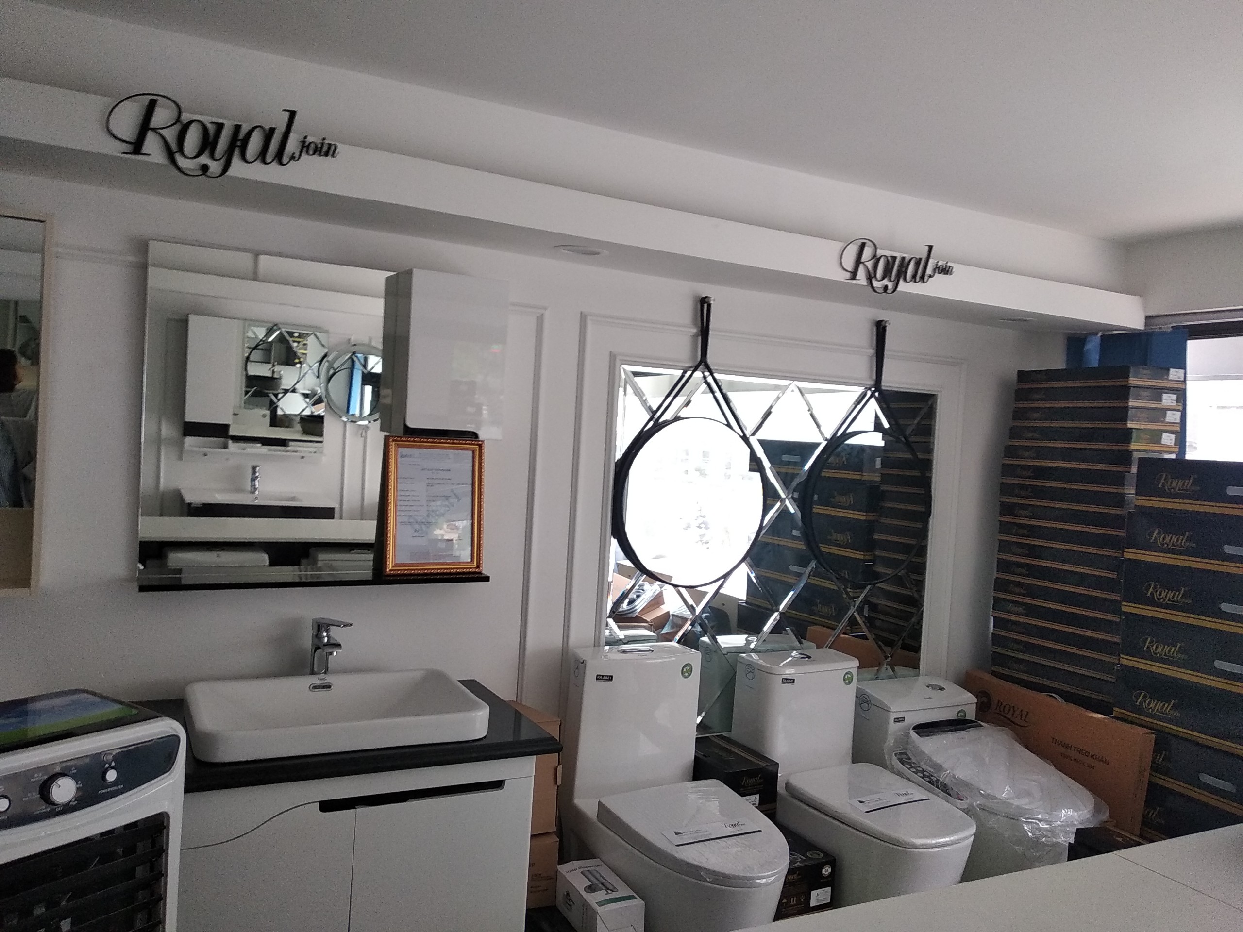 TMG chuyên cung cấp các sản phẩm thiết bị vệ sinh Royal giá tốt