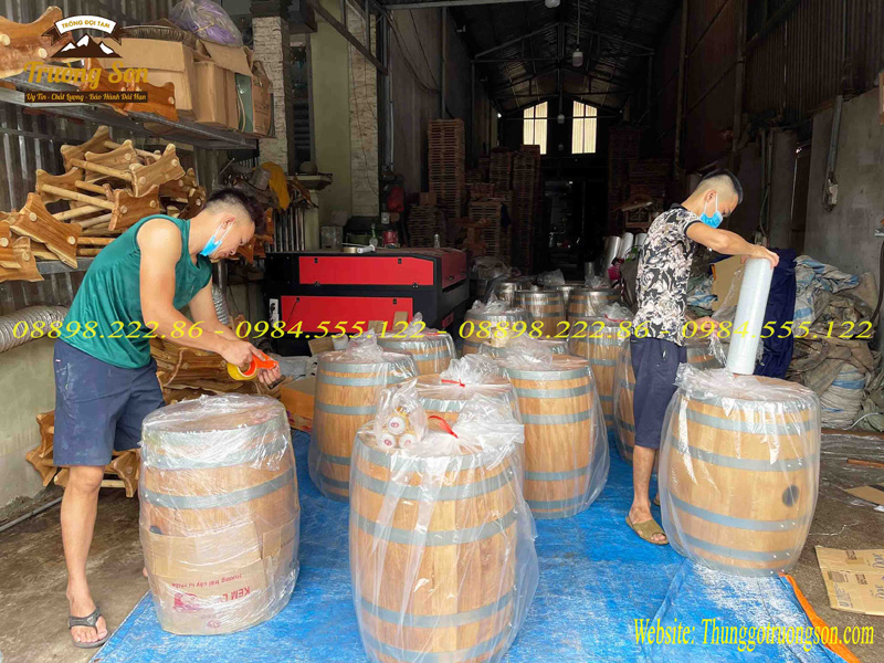 Cơ sở bán thùng rượu gỗ sồi tại Thái Bình