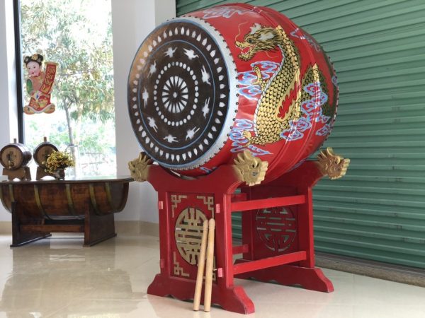 Trống đình chùa vẽ rồng