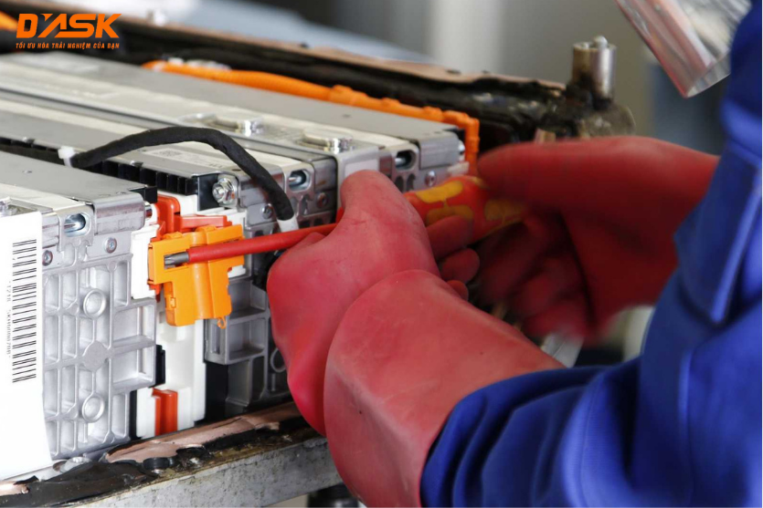 dụng cụ cách điện sửa chữa ô tô điện