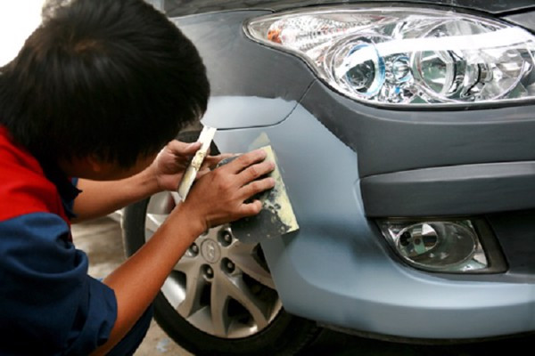 đánh bóng chi tiết kim loại