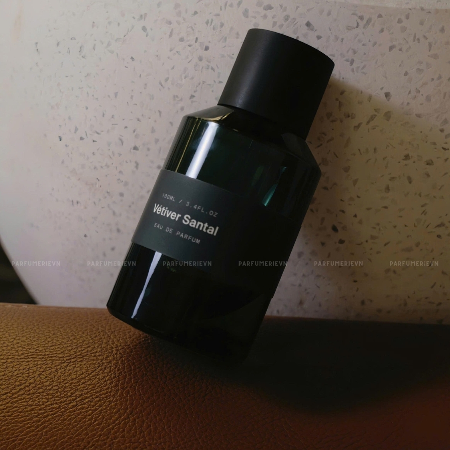 Nước hoa hương cỏ cây tinh tế mà không gây khó chịu